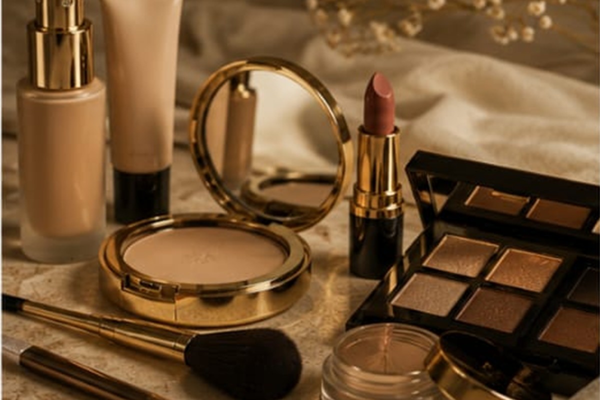Cosmetics & Makeup